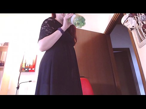 ❤️ Um escravo submisso que ama calcinhas sujas e luxuriosas é forçado a se masturbar depois de assistir a este vídeo! Porno em pt-br.muitohentai.ru