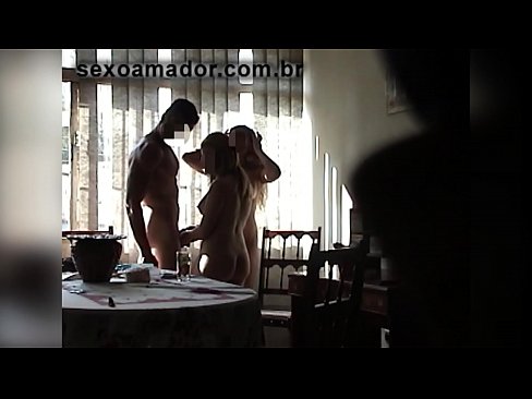 ❤️ Amigos sexuais convidam um homem gigante e uma ménage à trois com ele Porno em pt-br.muitohentai.ru